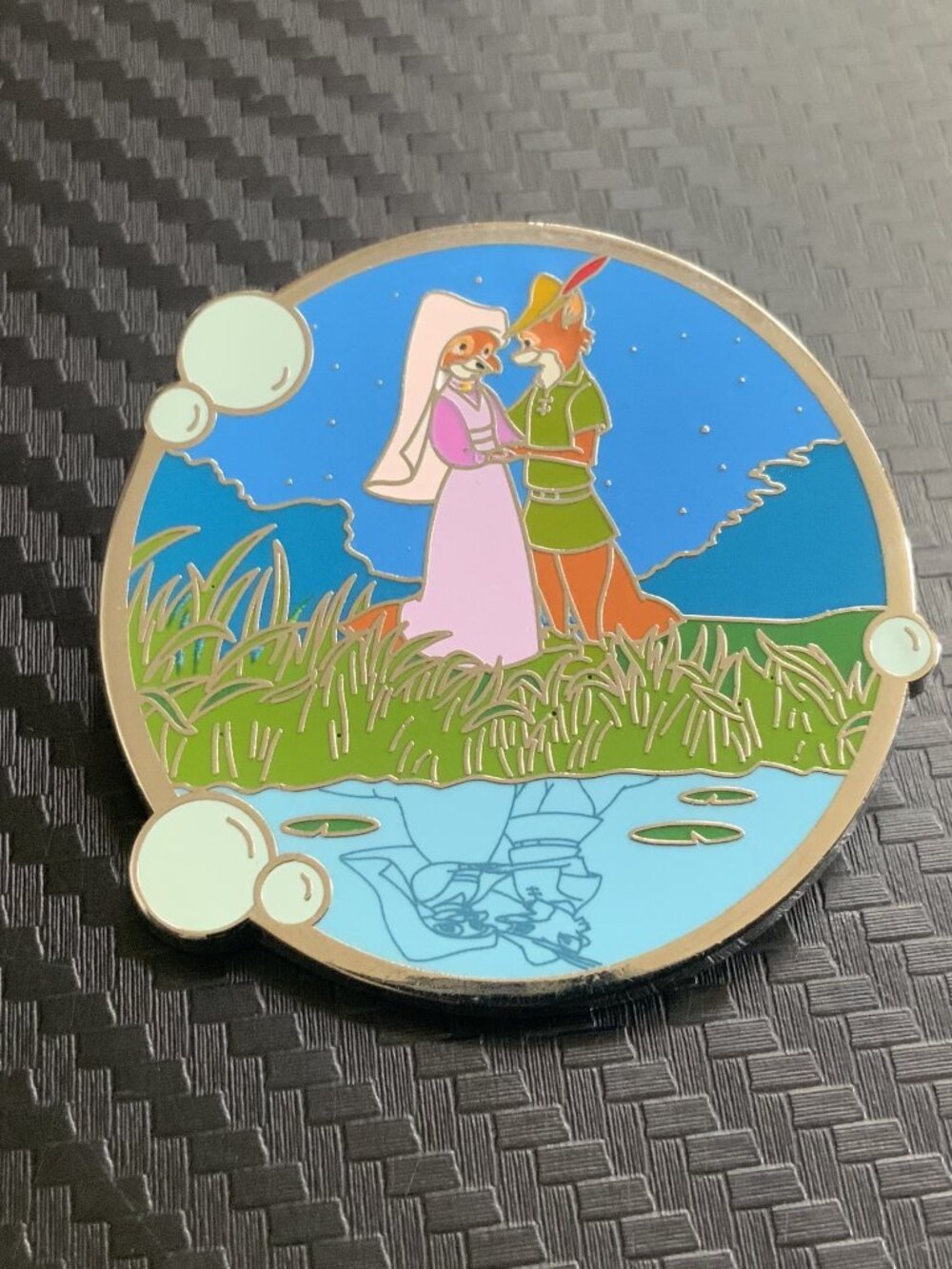 Rare Robin Hood and Maid Marian Disney Pin.
